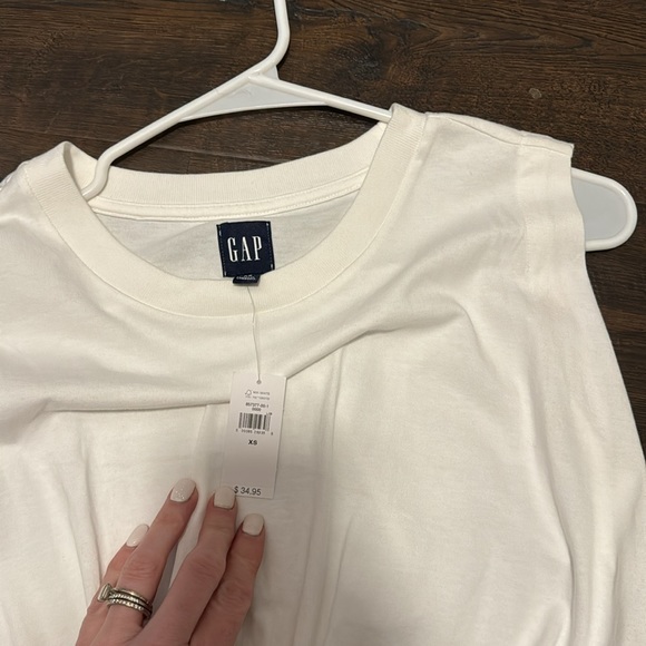 NWT white tank - Picture 2 of 3